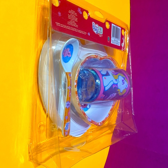 MY LITLE PONY G3 NWT VINTAGE 2003 4 PIECE DINNERWARE SET MELAMINE PLATE BOWL CUP - Picture 12 of 13